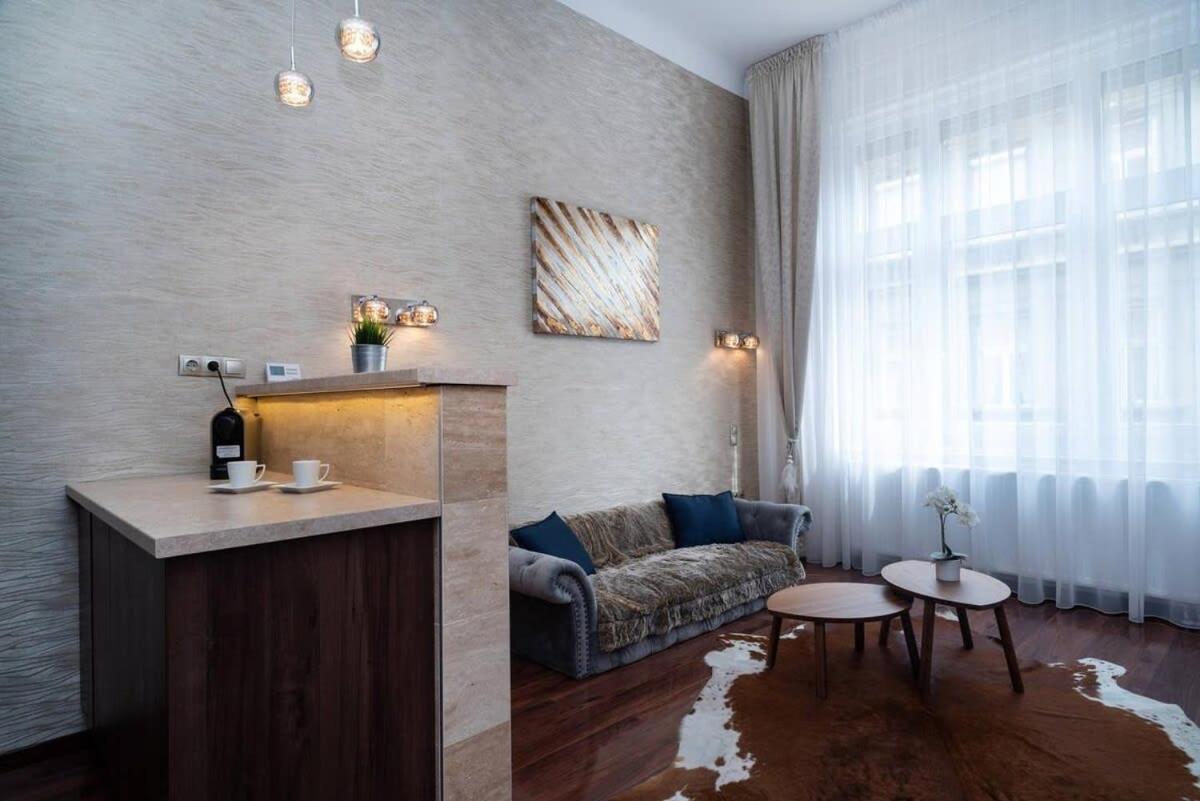 Central Luxy Design Apartment Budapest Bagian luar foto