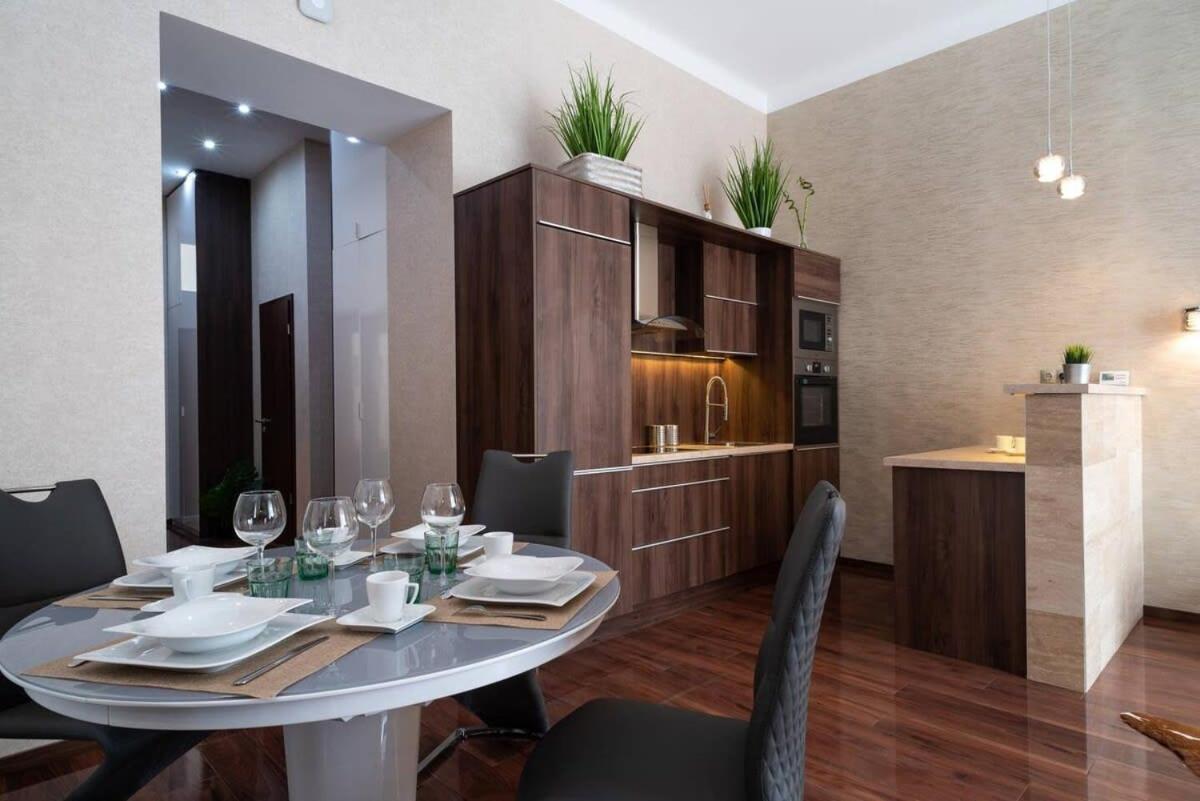 Central Luxy Design Apartment Budapest Bagian luar foto