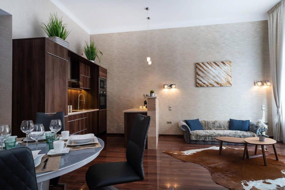 Central Luxy Design Apartment Budapest Bagian luar foto