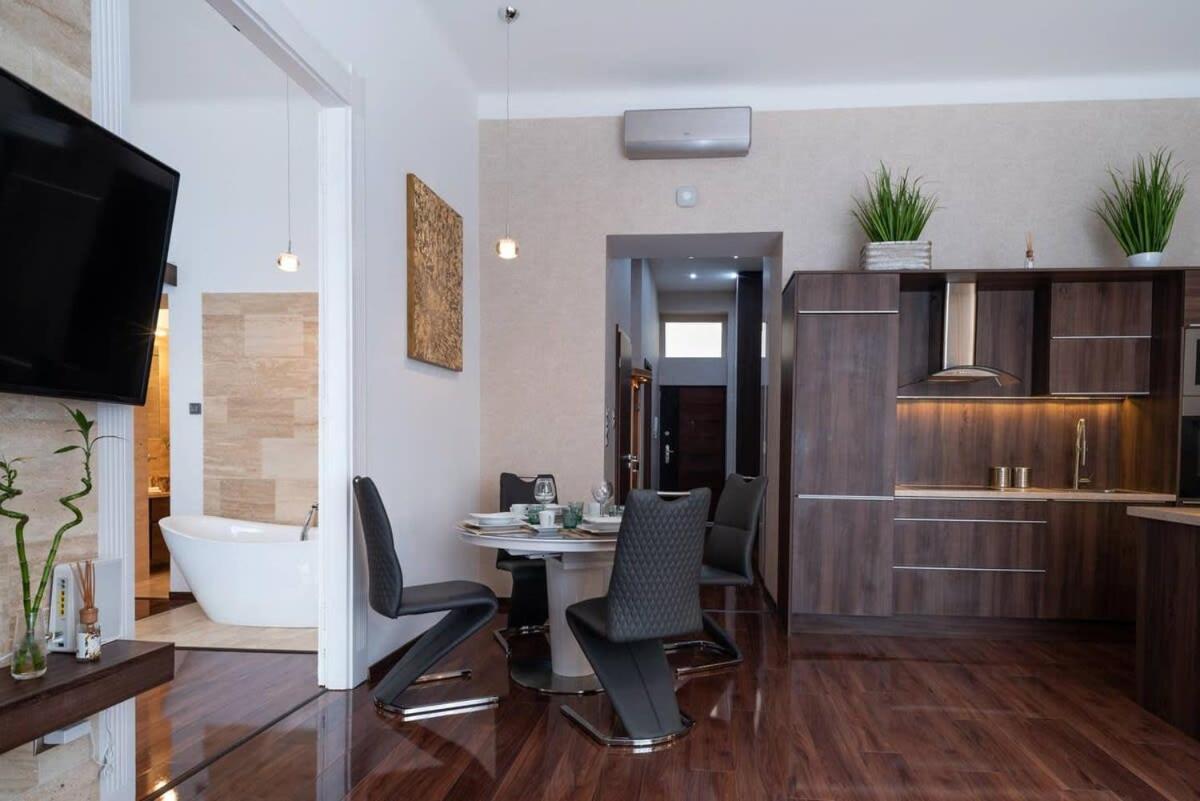 Central Luxy Design Apartment Budapest Bagian luar foto