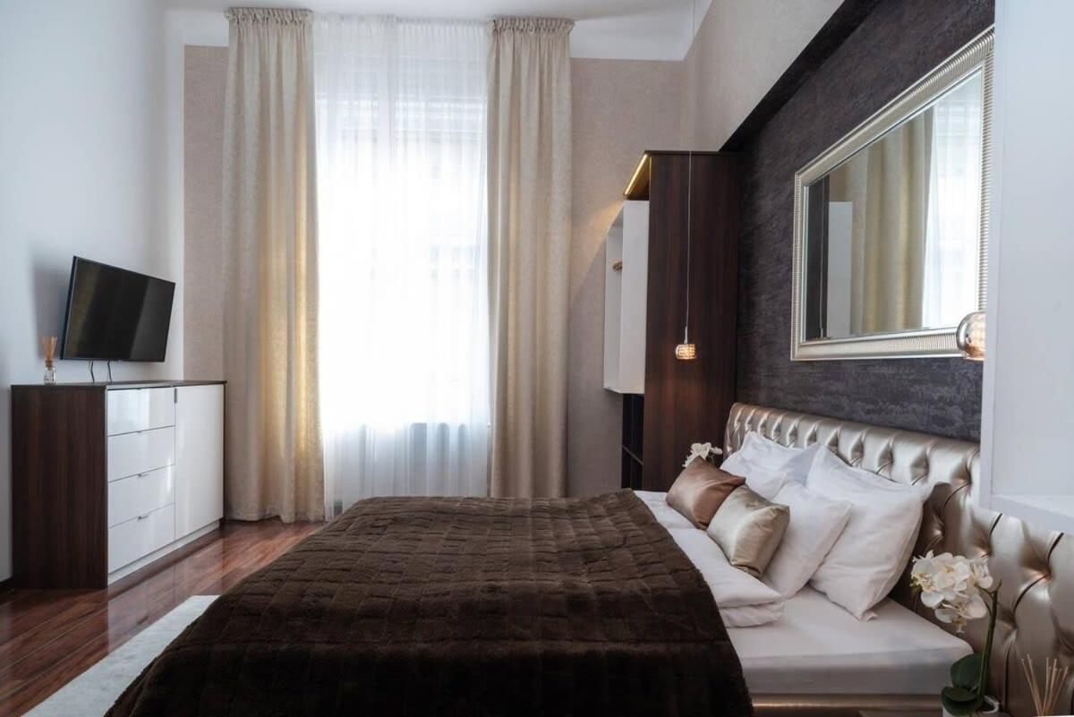 Central Luxy Design Apartment Budapest Bagian luar foto