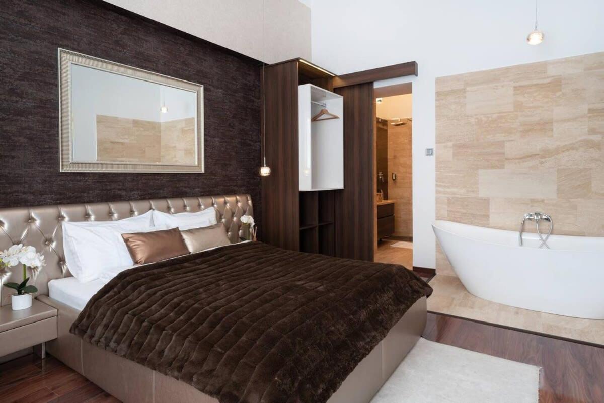 Central Luxy Design Apartment Budapest Bagian luar foto